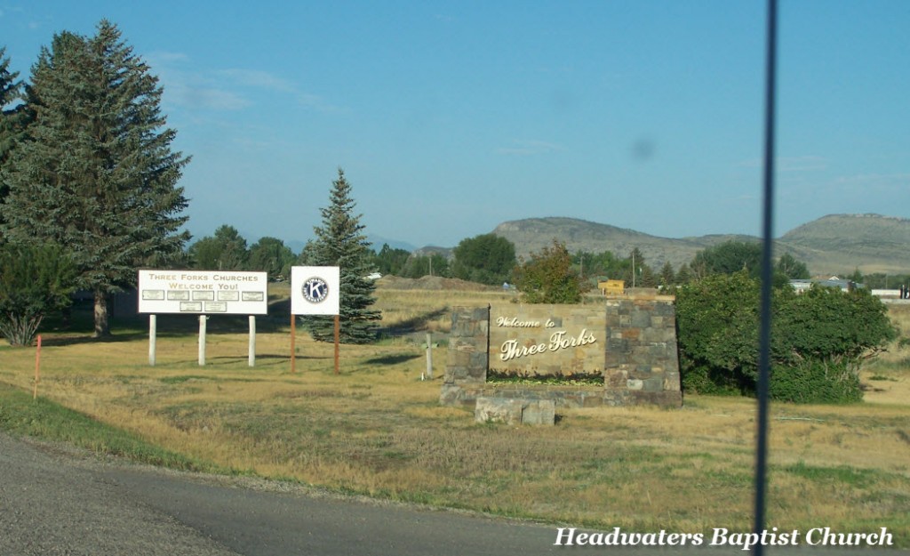 three forks town sign